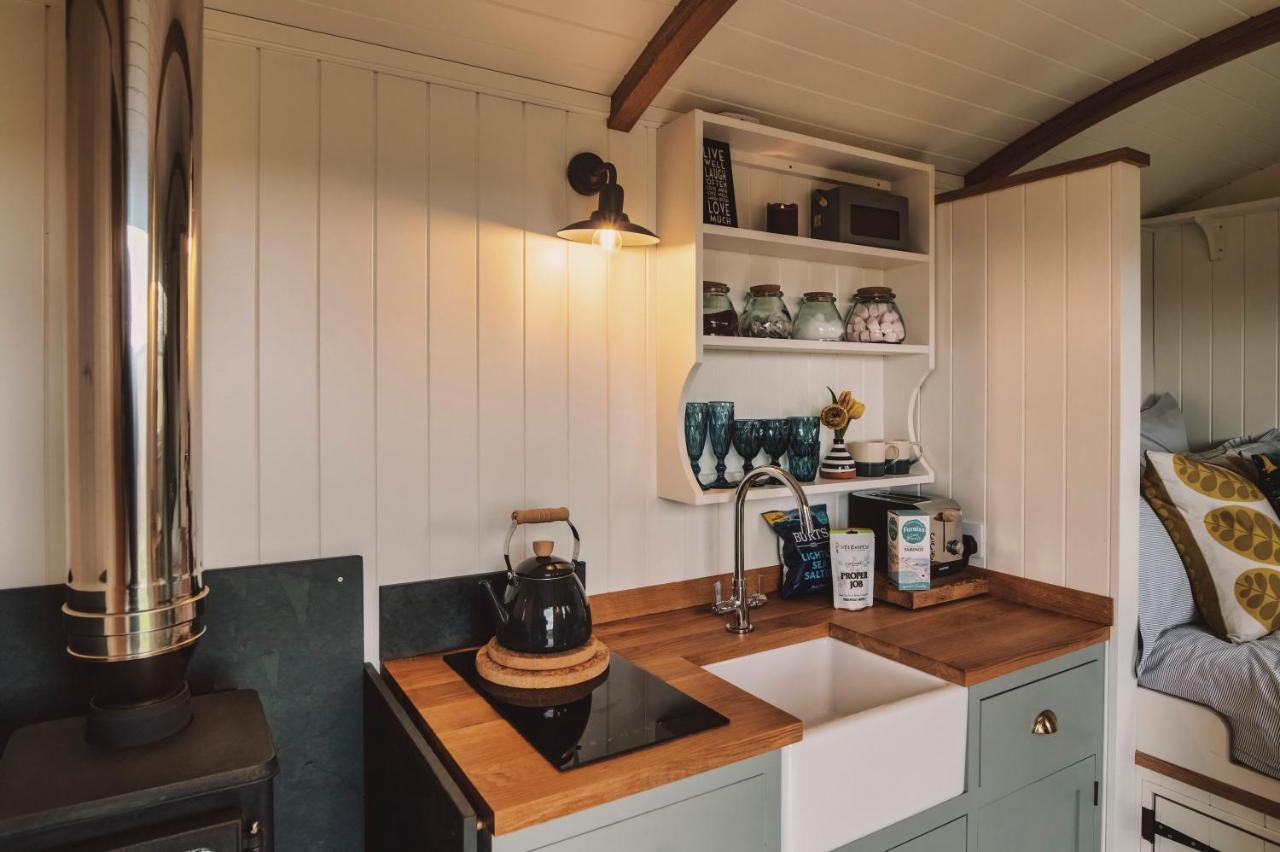 Luxury Shepherd'S Hut On Flower Farm With Outdoor Bath In Mid Cornwall Truro Esterno foto
