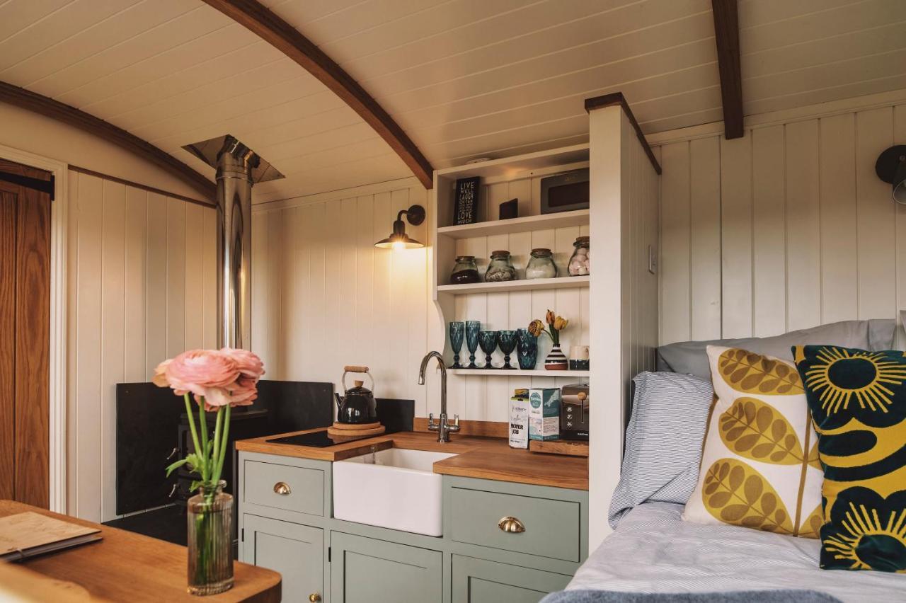 Luxury Shepherd'S Hut On Flower Farm With Outdoor Bath In Mid Cornwall Truro Esterno foto
