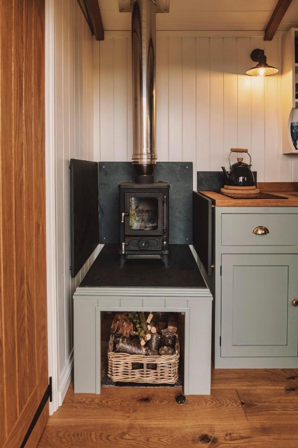 Luxury Shepherd'S Hut On Flower Farm With Outdoor Bath In Mid Cornwall Truro Esterno foto